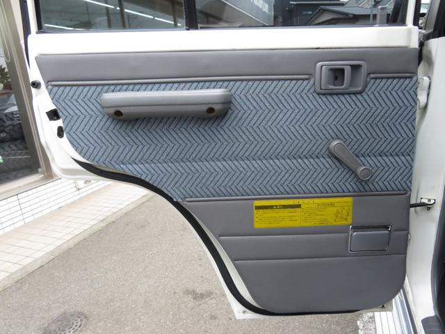 ランドクルーザー７０ ＬＸ　前後リーフ最終型　７６フェイス　ＢＪグリル　フェンダーミラー　リフトＵＰ公認済　新品ＤＥＡＮ製ＡＷ　新品ジオランダーＭＴタイヤ　社外ＳＤナビ　フルセグＴＶ　Ｂｌｕｅｔｏｏｔｈ対応　バックカメラ　ＥＴＣ（20枚目）