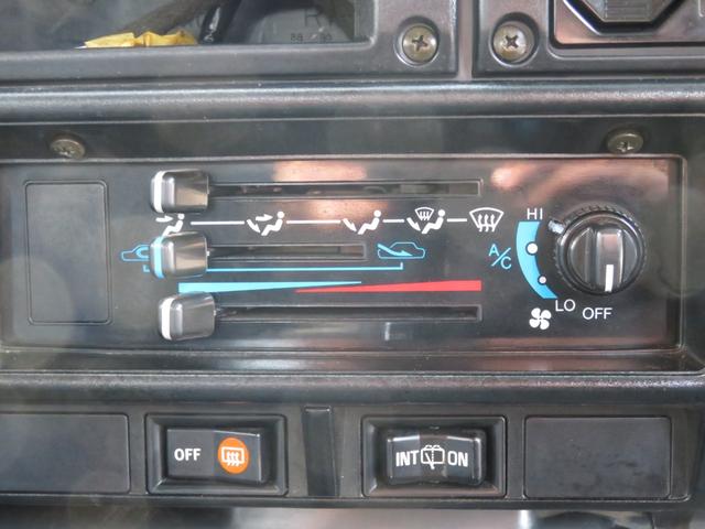 ���ɃV���v���ȍ\���̃}�j���A�����G�A�R���ł���