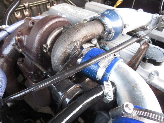 ランドクルーザー７０ ＬＸ　ＰＸ－１０ネオクラシック仕様　５速ＭＴ　全塗装済　社外ターボ付　社外ショック　社外１６インチＡＷ　ジオランダーＡＴタイヤ　社外ＳＤナビ　フルセグＴＶ　Ｂｌｕｅｔｏｏｔｈ対応　シートカバー　キーレス（33枚目）