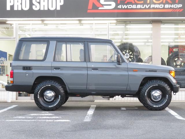 ランドクルーザープラド ＥＸ５　新品全塗装ミディアムグレーＩＩ　新品クリスタルレンズ　純正車高　新品ＤＥＡＮ製クロスカントリー１６インチＡＷ　新品ＢＦグッドリッチ製ＡＴタイヤ　サスペンションシート　ＥＴＣ　サンルーフ（40枚目）
