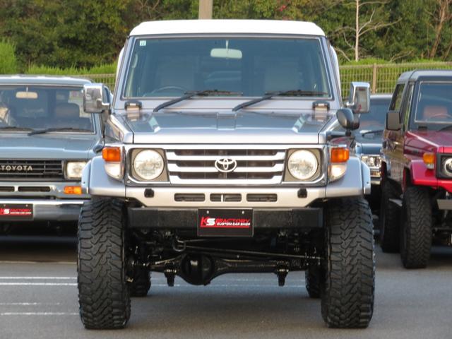 ランドクルーザー７０ ＺＸ　ＺＸ（５名）　５速マニュアル　ユーザー下取り車　前後クロカンバンパー　リフトＵＰ公認済み　新品ブラッドレーＶ１６インチＡＷ　新品ジオランダーＭＴ　　社外ＳＤナビ　フルセグＴＶ　Ｂｌｕｅｔｏｏｔｈ対応（40枚目）