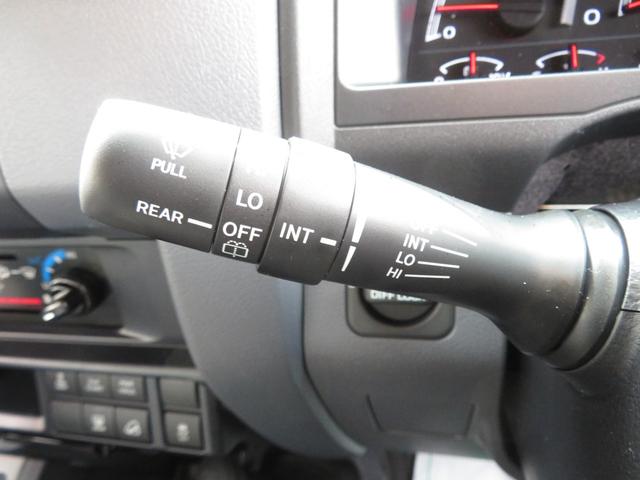 ランドクルーザー７０ ＡＸ　ＡＸ　登録済未使用車　フルノーマル　ＳＤナビ　Ｂｌｕｅｔｏｏｔｈ対応　地デジ　バックカメラ　ＥＴＣ　デフロック　リアヒーター　トヨタセーフティセンス　キーレス　純正マット　前後ドラレコ　コーティング済（47枚目）