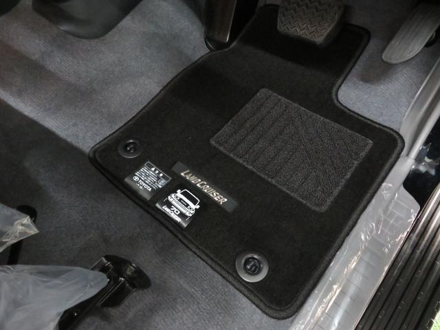 ランドクルーザー７０ ＡＸ　ＡＸ　登録済未使用車　フルノーマル　ＳＤナビ　Ｂｌｕｅｔｏｏｔｈ対応　地デジ　バックカメラ　ＥＴＣ　デフロック　リアヒーター　トヨタセーフティセンス　キーレス　純正マット　前後ドラレコ　コーティング済（63枚目）