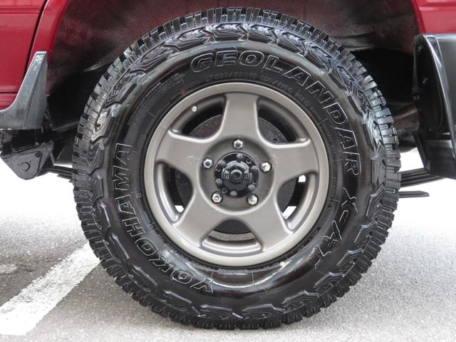 ランドクルーザー70 LX LX(5名) ユーザー買取車 5速マニュアル ブラッドレーV ATタイヤ HIDライト 新品テールレンズ 社外SDナビ Bluetooth対応 地デジTV 社外スピーカー 追加メーター ETC(9枚目)