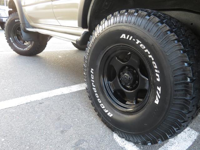 ランドクルーザー８０ ＶＸ　後期ガスマニ　前後デフロック　全塗装済ベージュ　リフトＵＰ　ランチョショック　ステアリングダンパー　ブラッドレーＶ　ＢＦ／ＡＴタイヤ　社外マフラー　サンルーフ　社外デッキ（10枚目）