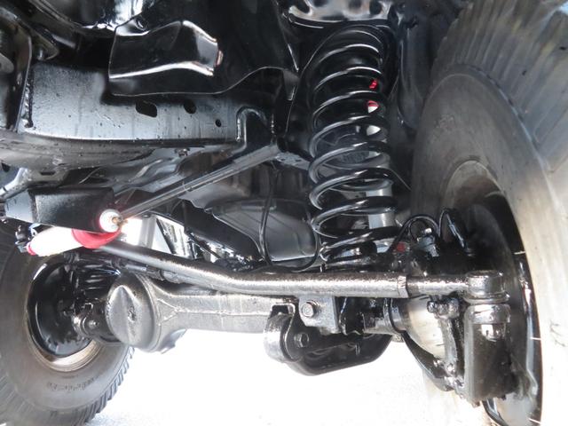 ランドクルーザー８０ ＶＸ　後期ガスマニ　前後デフロック　全塗装済ベージュ　リフトＵＰ　ランチョショック　ステアリングダンパー　ブラッドレーＶ　ＢＦ／ＡＴタイヤ　社外マフラー　サンルーフ　社外デッキ（12枚目）