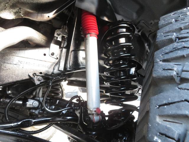 ランドクルーザー８０ ＶＸ　後期ガスマニ　前後デフロック　全塗装済ベージュ　リフトＵＰ　ランチョショック　ステアリングダンパー　ブラッドレーＶ　ＢＦ／ＡＴタイヤ　社外マフラー　サンルーフ　社外デッキ（14枚目）