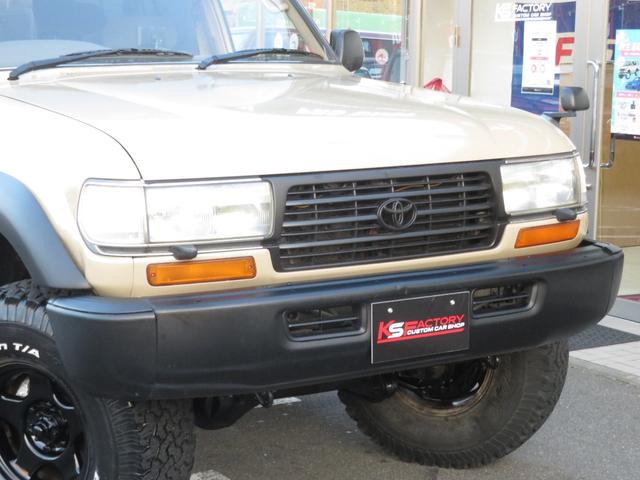 ランドクルーザー８０ ＶＸ　後期ガスマニ　前後デフロック　全塗装済ベージュ　リフトＵＰ　ランチョショック　ステアリングダンパー　ブラッドレーＶ　ＢＦ／ＡＴタイヤ　社外マフラー　サンルーフ　社外デッキ（17枚目）