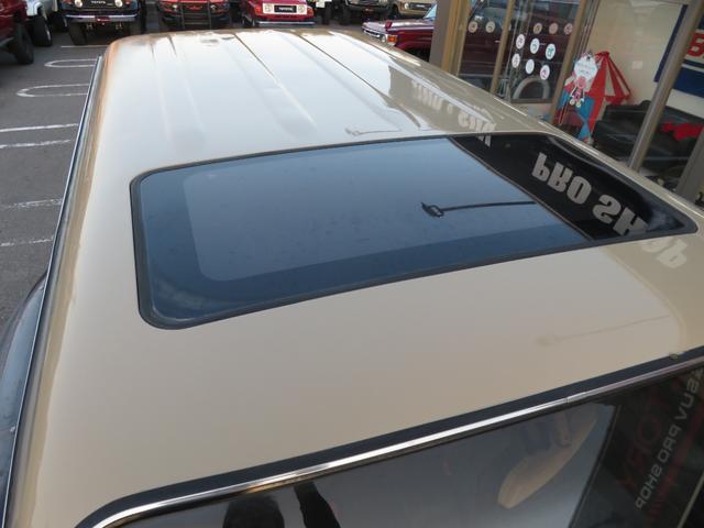 ランドクルーザー８０ ＶＸ　後期ガスマニ　前後デフロック　全塗装済ベージュ　リフトＵＰ　ランチョショック　ステアリングダンパー　ブラッドレーＶ　ＢＦ／ＡＴタイヤ　社外マフラー　サンルーフ　社外デッキ（21枚目）