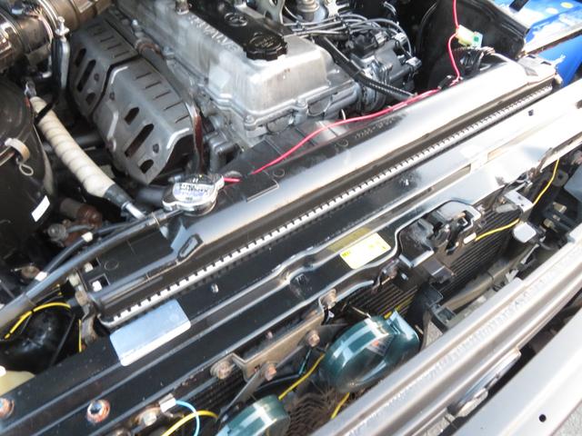 ランドクルーザー８０ ＶＸ　後期ガスマニ　前後デフロック　全塗装済ベージュ　リフトＵＰ　ランチョショック　ステアリングダンパー　ブラッドレーＶ　ＢＦ／ＡＴタイヤ　社外マフラー　サンルーフ　社外デッキ（30枚目）