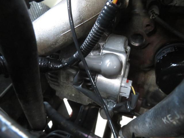 ランドクルーザー８０ ＶＸ　後期ガスマニ　前後デフロック　全塗装済ベージュ　リフトＵＰ　ランチョショック　ステアリングダンパー　ブラッドレーＶ　ＢＦ／ＡＴタイヤ　社外マフラー　サンルーフ　社外デッキ（32枚目）