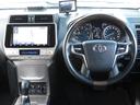 ハンドル周りもキレイに清掃&艶出しコーティング済み☆ランクルは視界も高く運転しやすいですよ♪ハンドルを握ればテンションも上がります!!