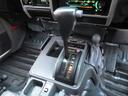 運転も楽チンなオートマです☆シフト周りもキレイですよ♪隣にはトランスファーレバーも配置されています♪