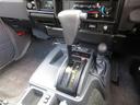 運転も楽チンなオートマです☆シフト周りもキレイですよ♪隣にはトランスファーレバーも配置されています♪