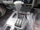 運転も楽チンなオートマです☆シフト周りもキレイですよ♪隣にはトランスファーレバーも配置されています♪