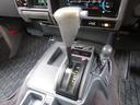 運転も楽チンなオートマです☆シフト周りもキレイですよ♪隣にはトランスファーレバーも配置されています♪