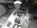 運転も楽チンなオートマです☆シフト周りもキレイですよ♪隣にはトランスファーレバーも配置されています♪