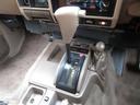 運転も楽チンなオートマです☆シフト周りもキレイですよ♪隣にはトランスファーレバーも配置されています♪