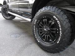 Aftermarket１７インチアルミホイールを装着☆ボディ同様にブラックカラーです！オシャレは足元からと言いますからね♪ 6