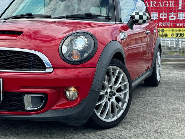ＭＩＮＩ クーパーＳ　クラブマン　禁煙車　最終型　ＥＴＣ　ドライブレコーダー　キセノンヘッドライト　社外ナビ　フルセグＴＶ　Ｂｌｕｅｔｏｏｔｈ（3枚目）