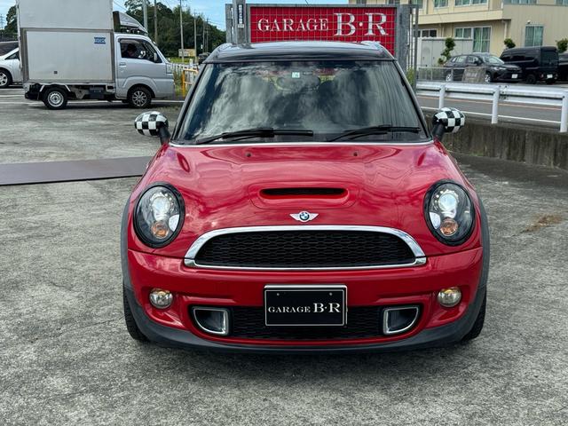 ＭＩＮＩ クーパーＳ　クラブマン　禁煙車　最終型　ＥＴＣ　ドライブレコーダー　キセノンヘッドライト　社外ナビ　フルセグＴＶ　Ｂｌｕｅｔｏｏｔｈ（4枚目）