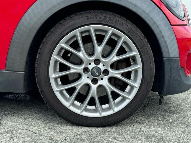 ＭＩＮＩ クーパーＳ　クラブマン　禁煙車　最終型　ＥＴＣ　ドライブレコーダー　キセノンヘッドライト　社外ナビ　フルセグＴＶ　Ｂｌｕｅｔｏｏｔｈ（7枚目）