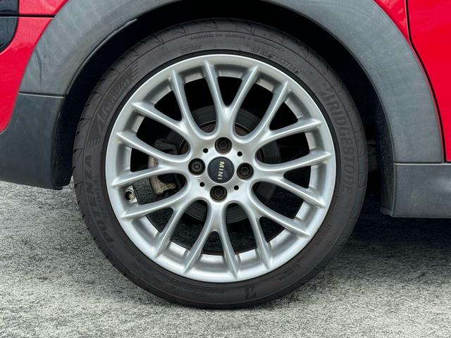 ＭＩＮＩ クーパーＳ　クラブマン　禁煙車　最終型　ＥＴＣ　ドライブレコーダー　キセノンヘッドライト　社外ナビ　フルセグＴＶ　Ｂｌｕｅｔｏｏｔｈ（8枚目）
