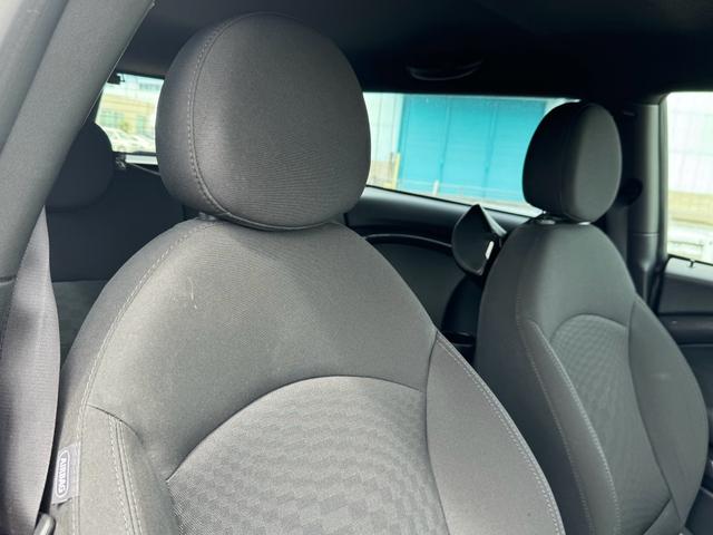 ＭＩＮＩ クーパーＳ　クラブマン　禁煙車　最終型　ＥＴＣ　ドライブレコーダー　キセノンヘッドライト　社外ナビ　フルセグＴＶ　Ｂｌｕｅｔｏｏｔｈ（15枚目）
