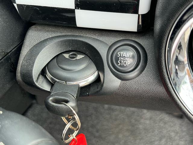ＭＩＮＩ クーパーＳ　クラブマン　禁煙車　最終型　ＥＴＣ　ドライブレコーダー　キセノンヘッドライト　社外ナビ　フルセグＴＶ　Ｂｌｕｅｔｏｏｔｈ（24枚目）