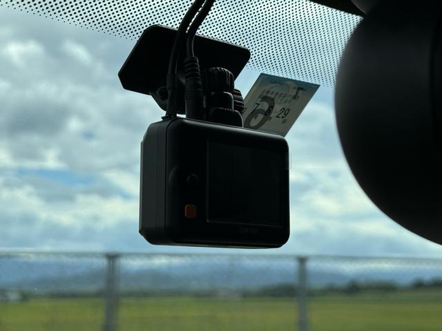 ＭＩＮＩ クーパーＳ　クラブマン　禁煙車　最終型　ＥＴＣ　ドライブレコーダー　キセノンヘッドライト　社外ナビ　フルセグＴＶ　Ｂｌｕｅｔｏｏｔｈ（30枚目）