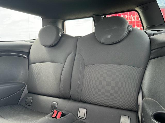 ＭＩＮＩ クーパーＳ　クラブマン　禁煙車　最終型　ＥＴＣ　ドライブレコーダー　キセノンヘッドライト　社外ナビ　フルセグＴＶ　Ｂｌｕｅｔｏｏｔｈ（32枚目）