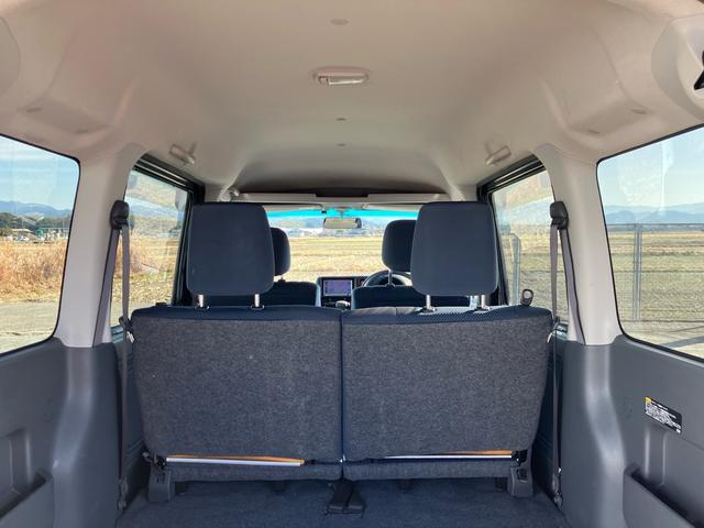 ピクシスバン 　ターボ　ハイルーフ　インパネオートマ　ＥＴＣ　キーレス　ナビ　ワンセグＴＶ　バックカメラ　電動格納ミラー　バイザー　プライバシーガラス（16枚目）