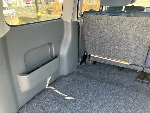 ピクシスバン 　ターボ　ハイルーフ　インパネオートマ　ＥＴＣ　キーレス　ナビ　ワンセグＴＶ　バックカメラ　電動格納ミラー　バイザー　プライバシーガラス（18枚目）