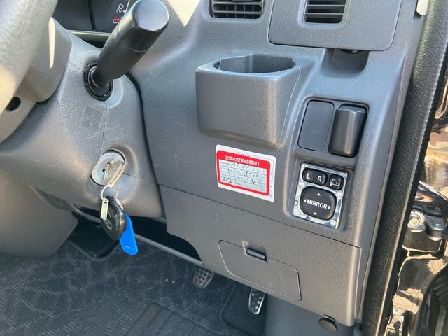 ピクシスバン 　ターボ　ハイルーフ　インパネオートマ　ＥＴＣ　キーレス　ナビ　ワンセグＴＶ　バックカメラ　電動格納ミラー　バイザー　プライバシーガラス（29枚目）