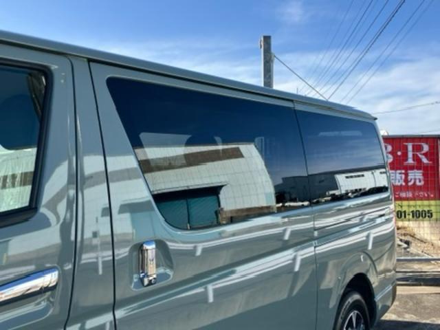 ハイエースバン ロングスーパーＧＬ　アースカラーパッケージ　両側電動スライドドア　スマートキー　レーンアシスト　オートＬＥＤライト　オートマチックハイビーム　ＡＣ１００Ｖ　パノラミックビューモニター　デジタルインナーミラー　寒冷地仕様（8枚目）