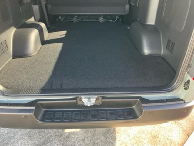 ハイエースバン ロングスーパーＧＬ　アースカラーパッケージ　両側電動スライドドア　スマートキー　レーンアシスト　オートＬＥＤライト　オートマチックハイビーム　ＡＣ１００Ｖ　パノラミックビューモニター　デジタルインナーミラー　寒冷地仕様（16枚目）