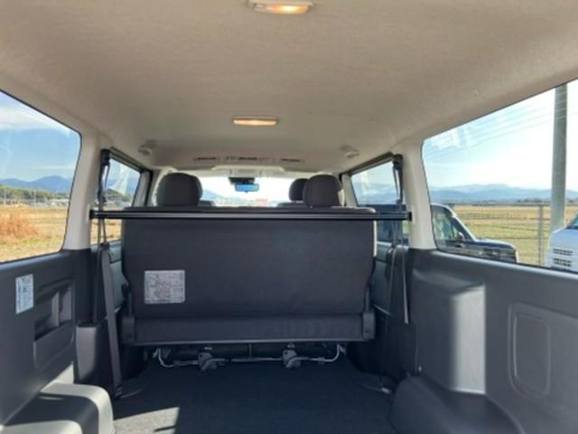 ハイエースバン ロングスーパーＧＬ　アースカラーパッケージ　両側電動スライドドア　スマートキー　レーンアシスト　オートＬＥＤライト　オートマチックハイビーム　ＡＣ１００Ｖ　パノラミックビューモニター　デジタルインナーミラー　寒冷地仕様（21枚目）