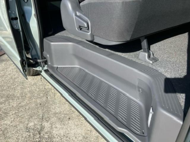 ハイエースバン ロングスーパーＧＬ　アースカラーパッケージ　両側電動スライドドア　スマートキー　レーンアシスト　オートＬＥＤライト　オートマチックハイビーム　ＡＣ１００Ｖ　パノラミックビューモニター　デジタルインナーミラー　寒冷地仕様（25枚目）