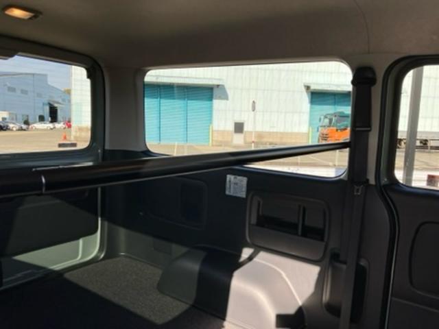 ハイエースバン ロングスーパーＧＬ　アースカラーパッケージ　両側電動スライドドア　スマートキー　レーンアシスト　オートＬＥＤライト　オートマチックハイビーム　ＡＣ１００Ｖ　パノラミックビューモニター　デジタルインナーミラー　寒冷地仕様（29枚目）