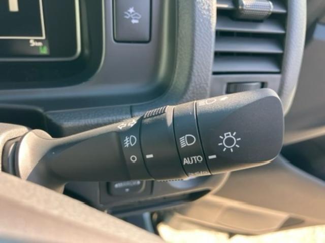 ハイエースバン ロングスーパーＧＬ　アースカラーパッケージ　両側電動スライドドア　スマートキー　レーンアシスト　オートＬＥＤライト　オートマチックハイビーム　ＡＣ１００Ｖ　パノラミックビューモニター　デジタルインナーミラー　寒冷地仕様（42枚目）