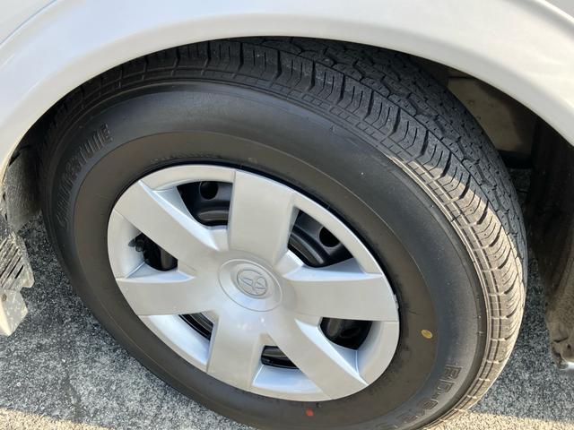 ハイエースバン 　キャンピング　８ナンバー　５人乗り　ガソリン車　ナビ　ＴＶ　バックカメラ新品　Ｂｌｕｅｔｏｏｔｈ　フロアマット新品　ハンドル新品　ＥＴＣ　ＬＥＤヘッドライト　キーレス　ロング　ハイルーフ（6枚目）