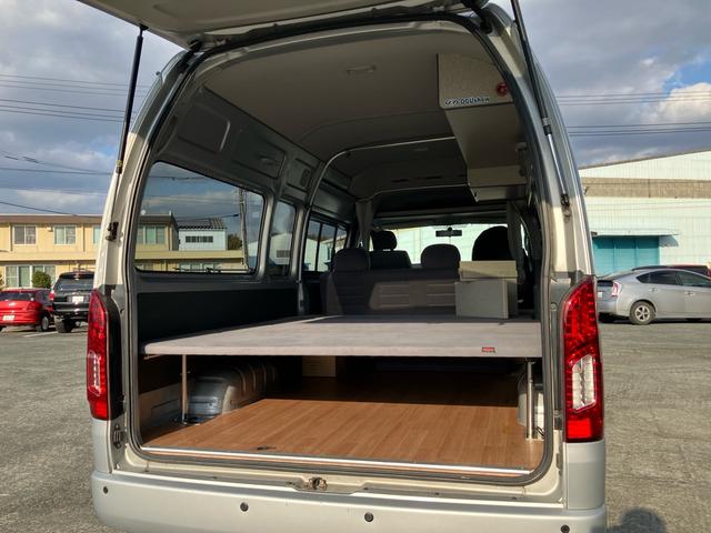 ハイエースバン 　キャンピング　８ナンバー　５人乗り　ガソリン車　ナビ　ＴＶ　バックカメラ新品　Ｂｌｕｅｔｏｏｔｈ　フロアマット新品　ハンドル新品　ＥＴＣ　ＬＥＤヘッドライト　キーレス　ロング　ハイルーフ（13枚目）