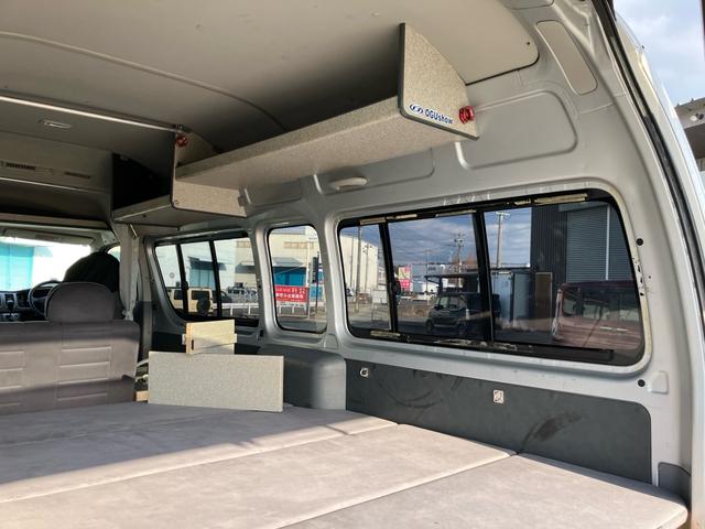 ハイエースバン 　キャンピング　８ナンバー　５人乗り　ガソリン車　ナビ　ＴＶ　バックカメラ新品　Ｂｌｕｅｔｏｏｔｈ　フロアマット新品　ハンドル新品　ＥＴＣ　ＬＥＤヘッドライト　キーレス　ロング　ハイルーフ（20枚目）