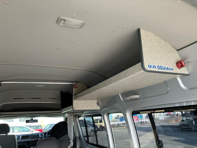 ハイエースバン 　キャンピング　８ナンバー　５人乗り　ガソリン車　ナビ　ＴＶ　バックカメラ新品　Ｂｌｕｅｔｏｏｔｈ　フロアマット新品　ハンドル新品　ＥＴＣ　ＬＥＤヘッドライト　キーレス　ロング　ハイルーフ（21枚目）