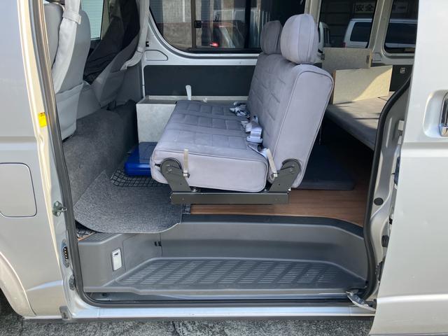 ハイエースバン 　キャンピング　８ナンバー　５人乗り　ガソリン車　ナビ　ＴＶ　バックカメラ新品　Ｂｌｕｅｔｏｏｔｈ　フロアマット新品　ハンドル新品　ＥＴＣ　ＬＥＤヘッドライト　キーレス　ロング　ハイルーフ（24枚目）
