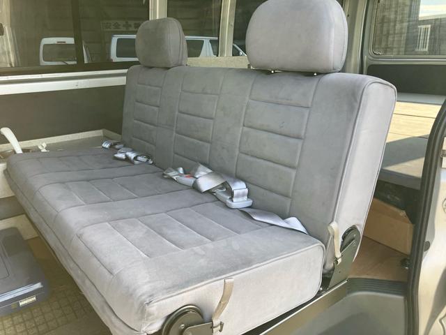 ハイエースバン 　キャンピング　８ナンバー　５人乗り　ガソリン車　ナビ　ＴＶ　バックカメラ新品　Ｂｌｕｅｔｏｏｔｈ　フロアマット新品　ハンドル新品　ＥＴＣ　ＬＥＤヘッドライト　キーレス　ロング　ハイルーフ（29枚目）