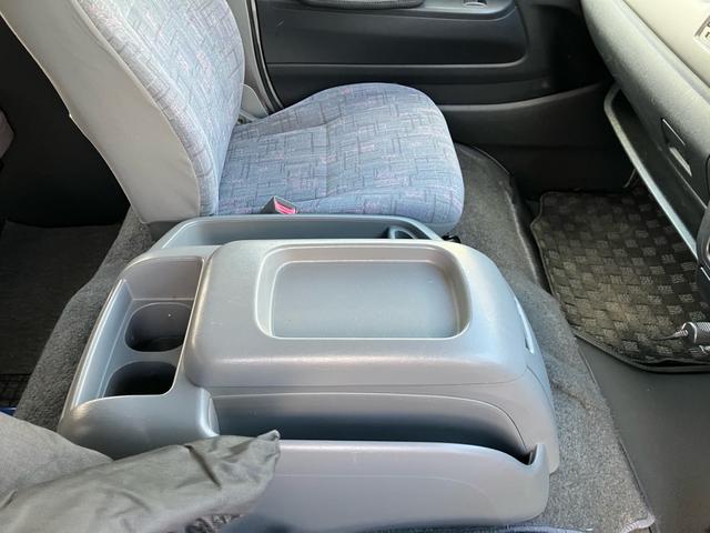 ハイエースバン 　キャンピング　８ナンバー　５人乗り　ガソリン車　ナビ　ＴＶ　バックカメラ新品　Ｂｌｕｅｔｏｏｔｈ　フロアマット新品　ハンドル新品　ＥＴＣ　ＬＥＤヘッドライト　キーレス　ロング　ハイルーフ（36枚目）