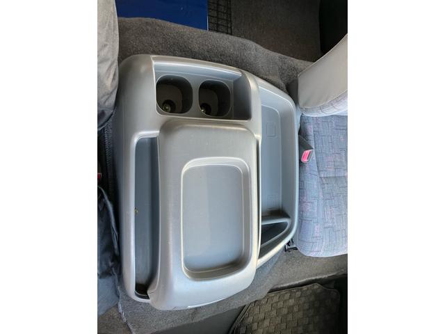 ハイエースバン 　キャンピング　８ナンバー　５人乗り　ガソリン車　ナビ　ＴＶ　バックカメラ新品　Ｂｌｕｅｔｏｏｔｈ　フロアマット新品　ハンドル新品　ＥＴＣ　ＬＥＤヘッドライト　キーレス　ロング　ハイルーフ（42枚目）