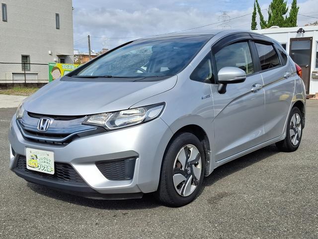 フィットハイブリッド Ｆパッケージ　ＥＴＣ　バックカメラ　ナビ　ＴＶ　スマートキー　電動格納ミラー　ＡＴ　盗難防止システム　衝突安全ボディ　ＣＤ　ＵＳＢ　ミュージックプレイヤー接続可　Ｂｌｕｅｔｏｏｔｈ　チップアップシート（26枚目）