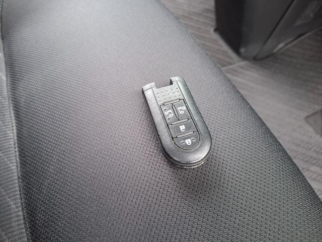 ルーミー Ｇ　ＥＴＣ　バックカメラ　ナビ　ＴＶ　両側電動スライドドア　オートクルーズコントロール　オートライト　スマートキー　アイドリングストップ　電動格納ミラー　ＣＶＴ　盗難防止システム　衝突安全ボディ　ＡＢＳ（27枚目）